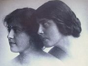 Carin Göring (à gauche) et sa soeur Lily.
