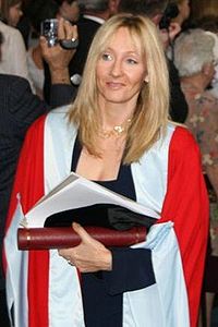 J .K. Rowling à la réception du diplôme d’honneurde l’université d'Aberdeen, en 2006.