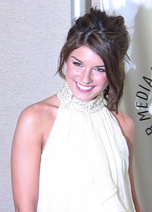 Accéder aux informations sur cette image nommée Shenae Grimes 2009.jpg.