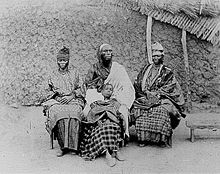 Alpha Sega, interprète toucouleur et ses sœurs (Mission Borgnis-Desbordes au Soudan en 1882)