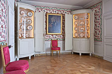 Chateau Versailles petit appartement Reine salle a manger.jpg