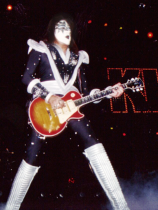 Ace Frehley, Kiss 1999.png