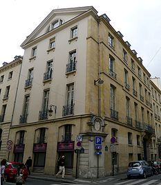 N°15 (à gauche) et n°19 (à droite) de la rue Danielle-Casanov.