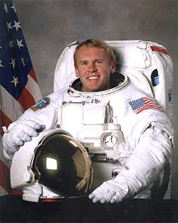 Astronaut Andy Thomas.jpg