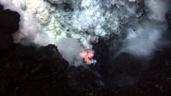 Éruption près du sommet du Mata Ouest en 2009.