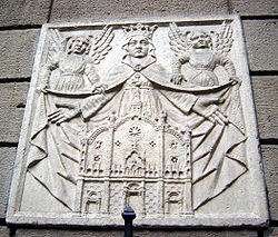 Milano - Museo Bagatti Valsecchi - Madonna con facciata antica del Duomo - Foto Giovanni Dall'Orto - 30-July-2003.jpg