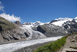 Vue du glacier Pers (au centre)