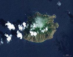 Image satellite de Saba avec le mont Scenery au centre.