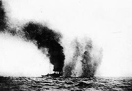 Le HMS Birmingham sous le feu durant la bataille du Jutland