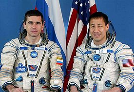 Soyuz TMA-2 Crew.jpg
