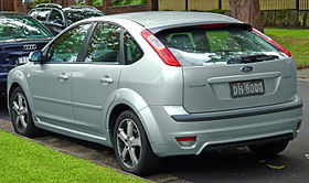 2005-2007 Ford Focus (LS) Zetec 5-door hatchback (2011-04-02).jpg