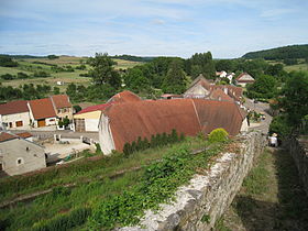 le village à flanc de colline