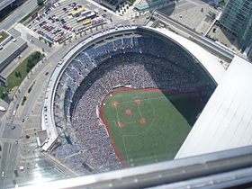 Baseball ze CN tower.jpg