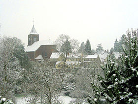 Le vieux village sous la neige
