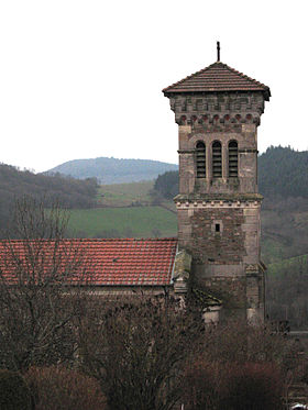 Le clocher de l'église du village