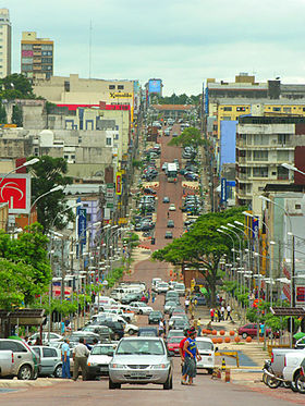 L'Avenida Brasil, l'artère principale de Foz do Iguaçu.