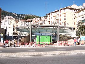 Façade de l'accès "Pont Sainte-Dévote" de la gare en travaux (janvier 2006)