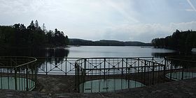 Le lac des Settons depuis le barrage