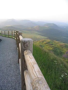 Les Monts-Dôme juillet 2006.jpg