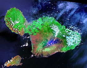 Image satellite de Maui ; la petite île au sud-ouest est Kahoolawe