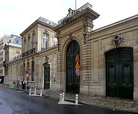 Hôtel de Pomereu, côté rue de Lille (n°63-67)