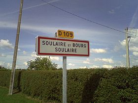 Panneau d'entrée de la commune en provenance de Feneu.