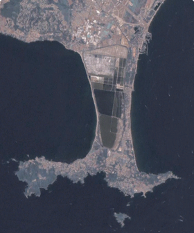 Image satellite de la presqu'île de Giens.
