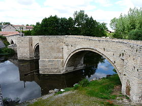 Le pont roman de Saint-Généroux sur le Thouet