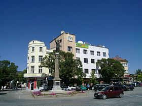 Sevlievo, liberty statue, town centre.jpg