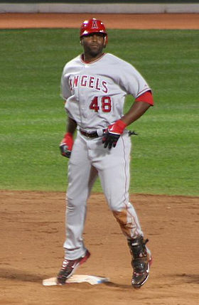 Torii Hunter on base in April 2008.jpg