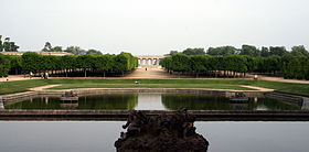 Bassin Plat fond avec le Grand Trianon en arrière plan