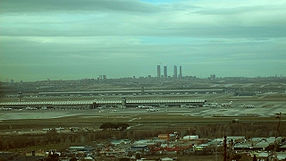 Point de vue de Paracuellos del Jarama. Dans le fond, au nord, madrid. Plus loin, l'aéroport de Barajas.