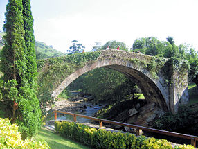 "Pont romain" en réalité construit en 1587.