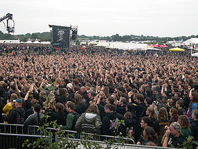 Photographie de la foule lors de l'édition 2005