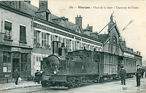 Une courte rame des TI à Vierzon (Cher), tractée par une locomotive Pinguely