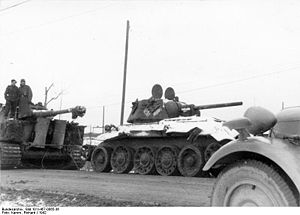 Bundesarchiv Bild 101I-457-0065-36, Russland, Panzer VI (Tiger I) und T34.jpg