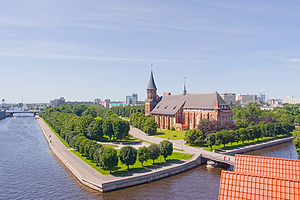 Ancien Königsberg entouré par la nouvelle Kaliningrad
