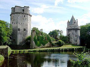 Largoet-Castle-4.jpg