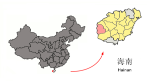 Localisation de la ville de Dongfang dans sa juridiction (en rose) et la zone administrée directement par la province (en jaune)