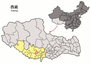 Localisation du xian de Lhazê (en rose) dans la préfecture de Xigazê (en jaune)