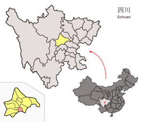 Localisation du xian de Xinjin (en rose) dans la préfecture de Chengdu (en jaune)