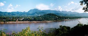 Vue des rives de Luang Prabang, octobre 1998