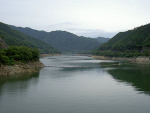 Le fleuve Yahagi.