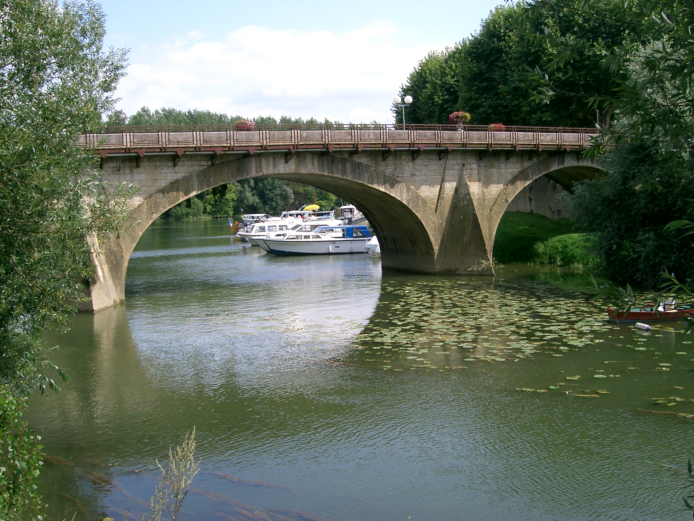 Верден-сюр-Ле-дуб. Понте Верден. Старый мост Пон сюр Йон.